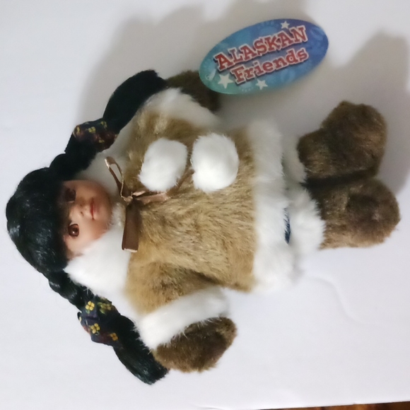 Artic Circle Alaskan Friends Eskimo 8" Soft Plush Doll with pom poms - Picture 5 of 10